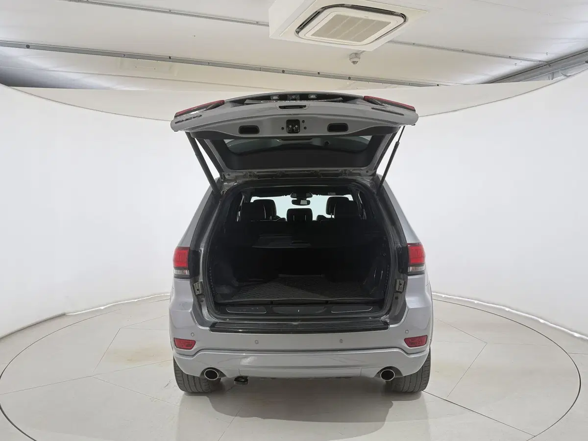 Jeep Grand Cherokee usata a Perugia (16)
