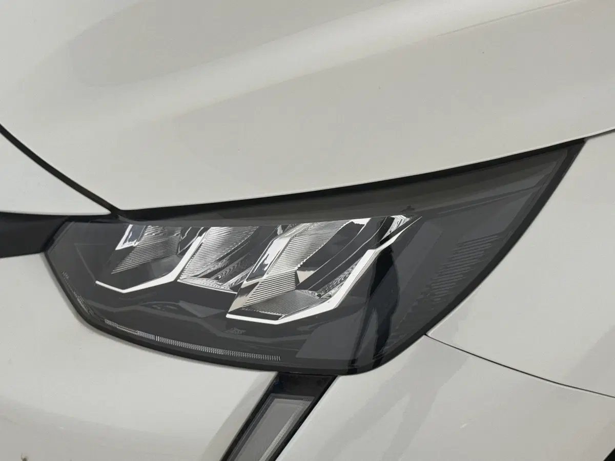 Peugeot 208 usata a Perugia (17)