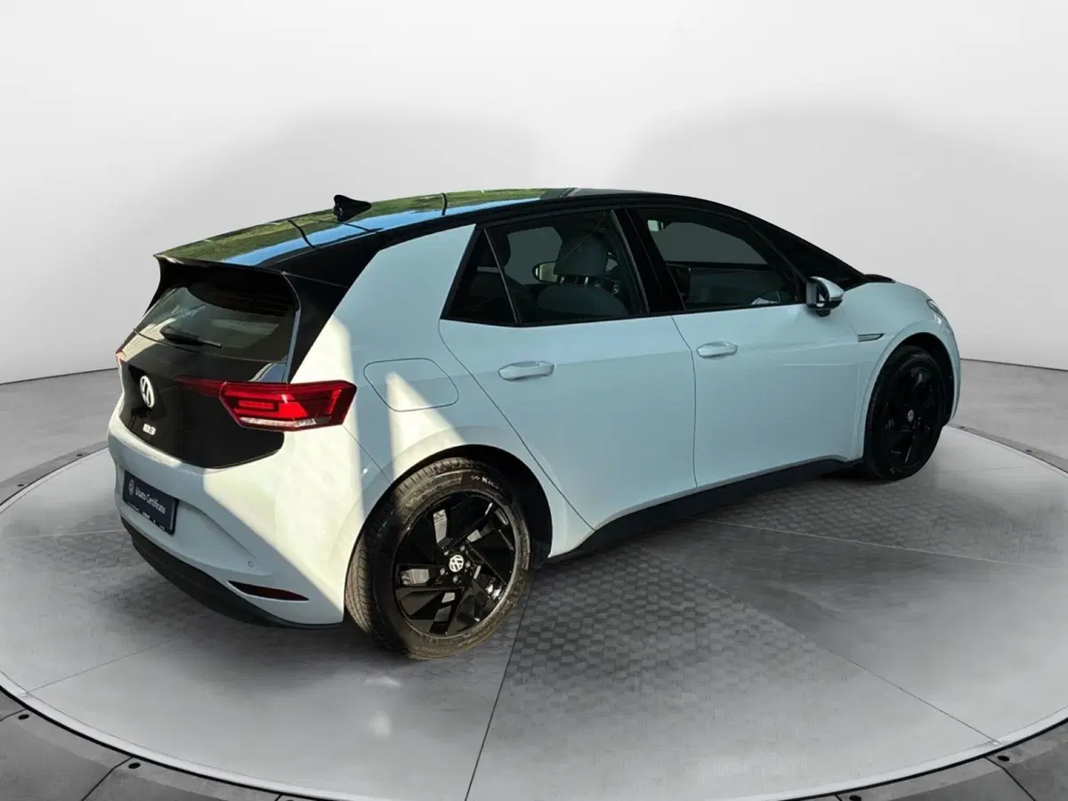 Volkswagen ID.3 usata a Varese (5)