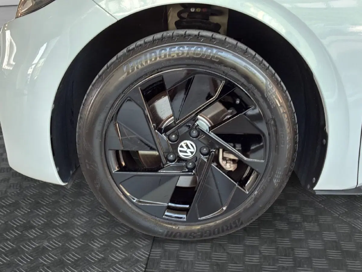 Volkswagen ID.3 usata a Varese (9)