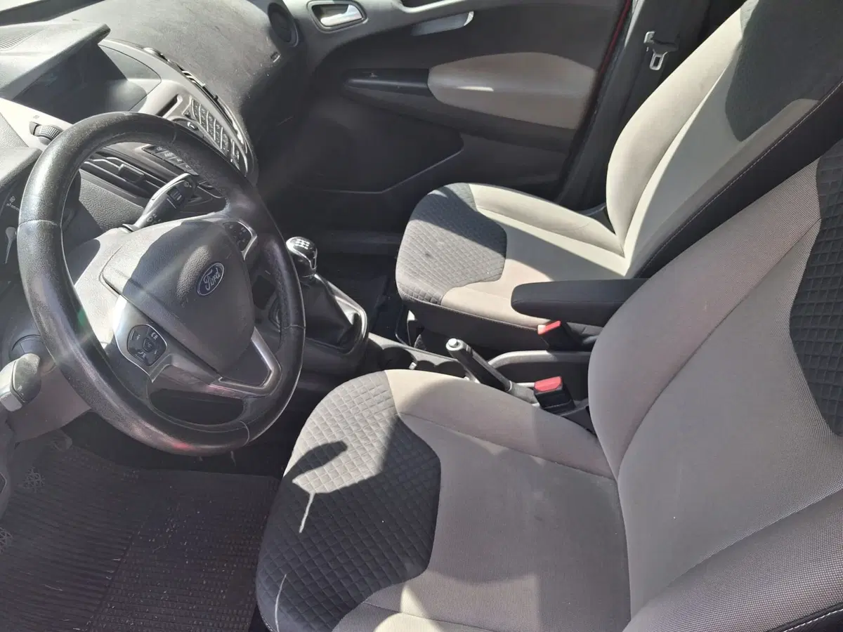 Ford Tourneo Courier usata a Firenze (8)