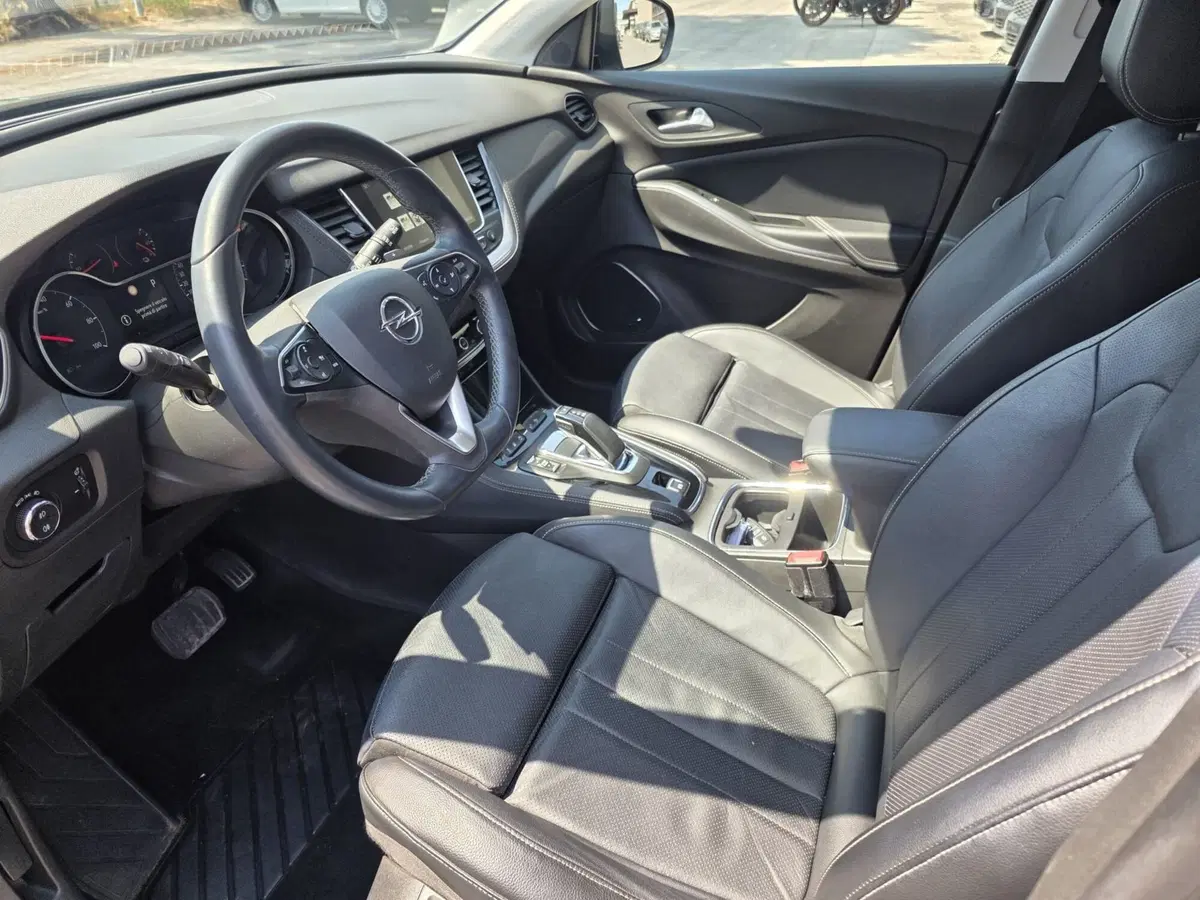 Opel Grandland X usata a Rimini (13)