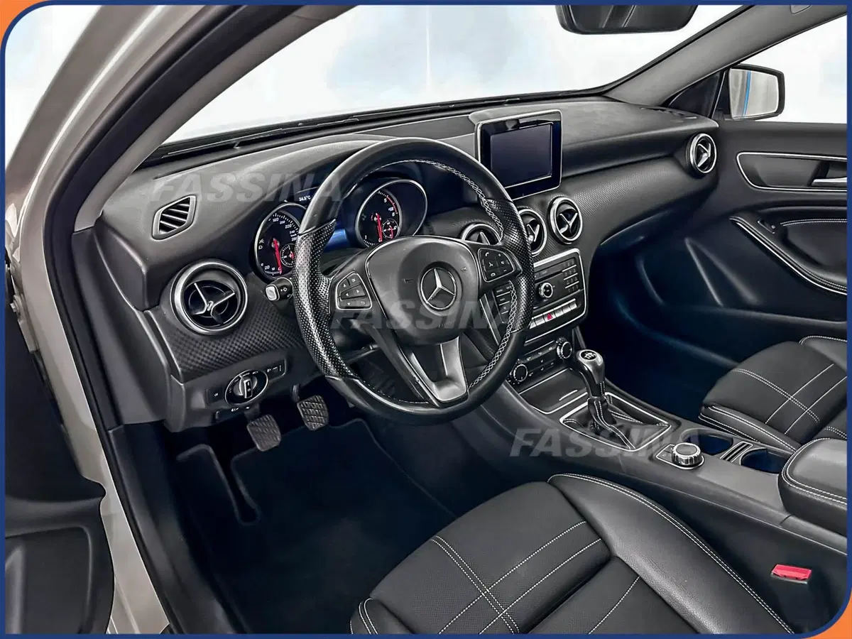 Mercedes-Benz Classe A usata a Milano (9)