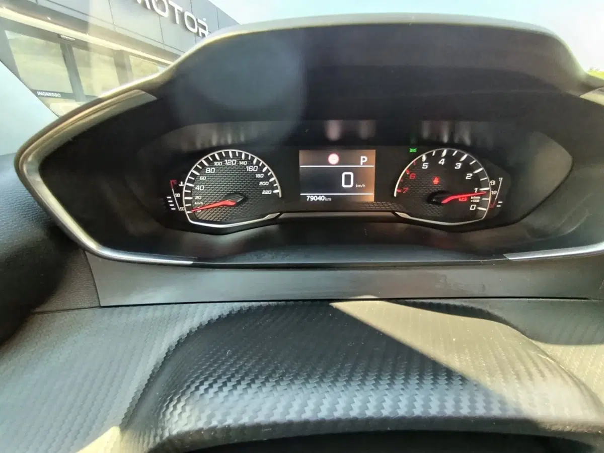Peugeot 2008 usata a Massa-Carrara (9)