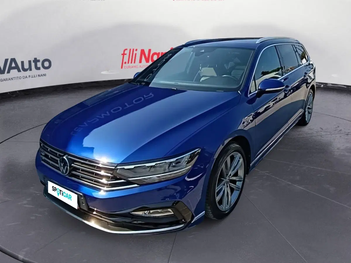Volkswagen Passat Variant usata a Massa-Carrara