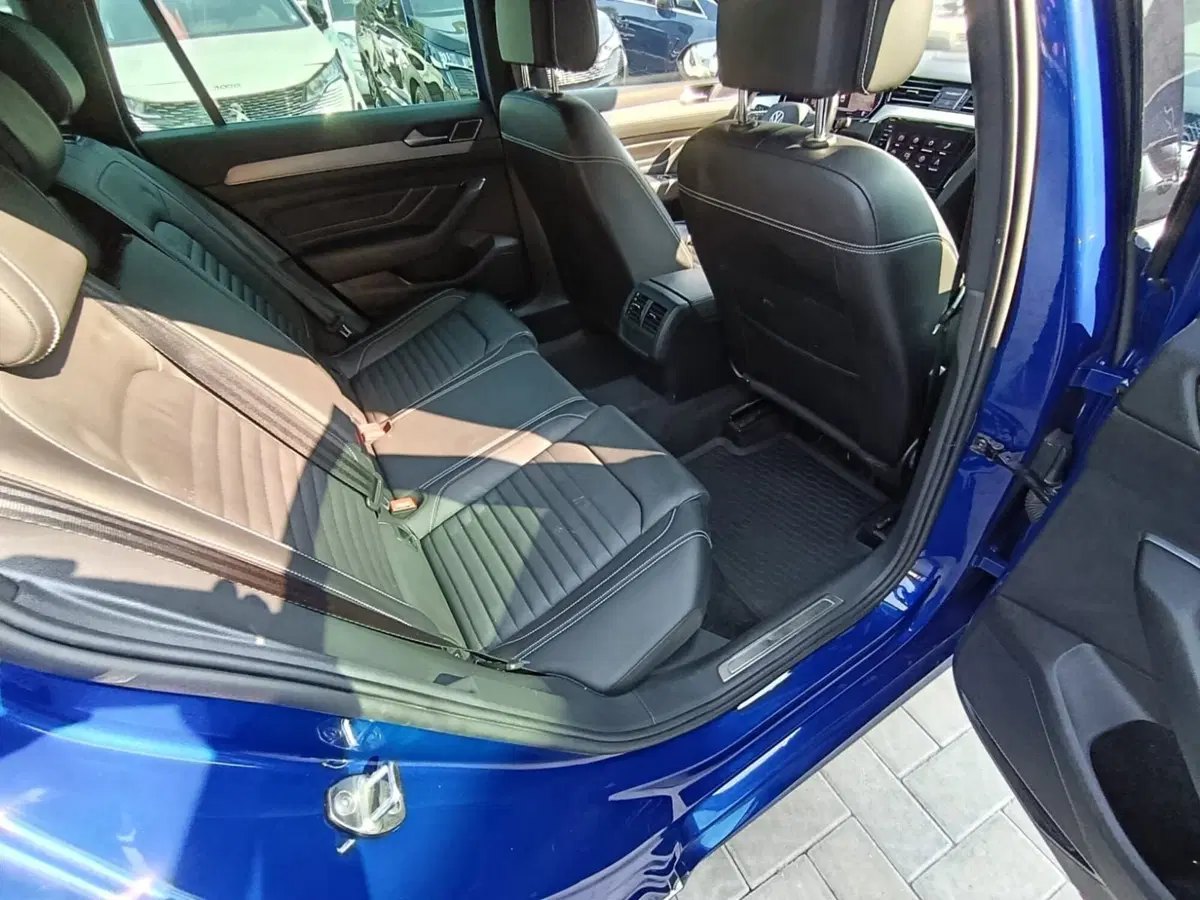 Volkswagen Passat Variant usata a Massa-Carrara (13)