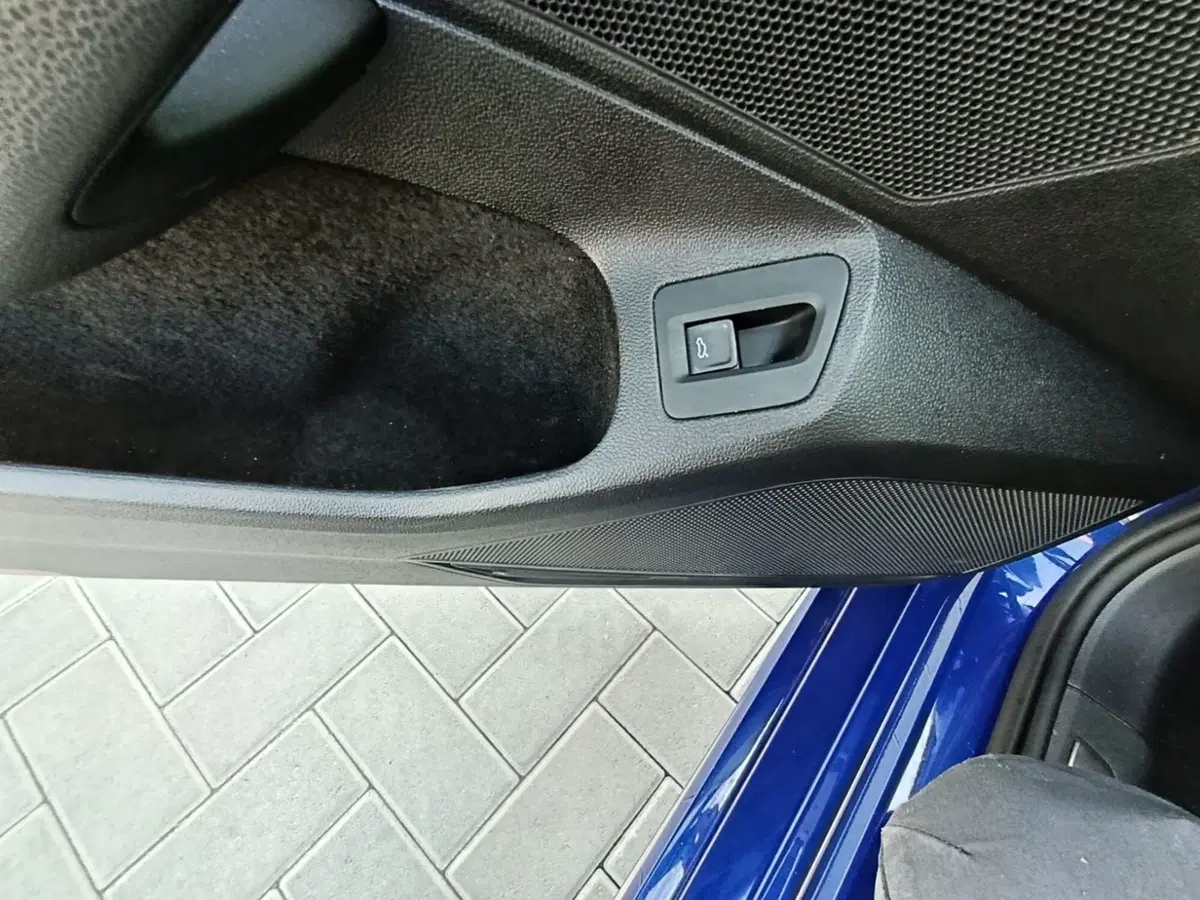 Volkswagen Passat Variant usata a Massa-Carrara (18)
