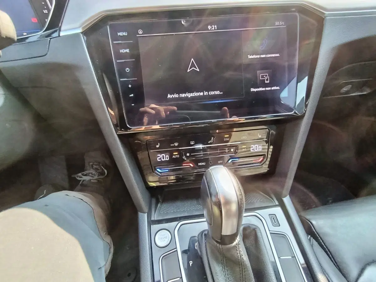 Volkswagen Passat Variant usata a Massa-Carrara (19)