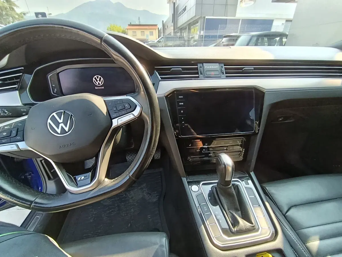 Volkswagen Passat Variant usata a Massa-Carrara (6)