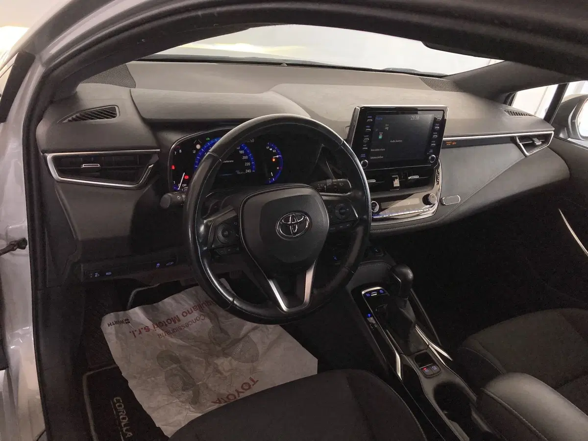 Toyota Corolla Touring Sports usata a Foggia (11)