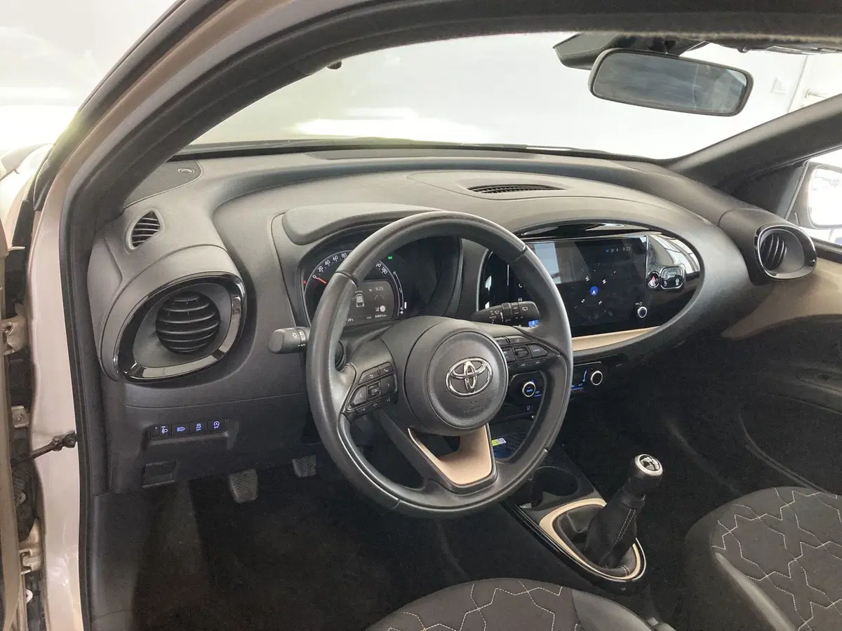 Toyota Aygo X usata a Foggia (10)