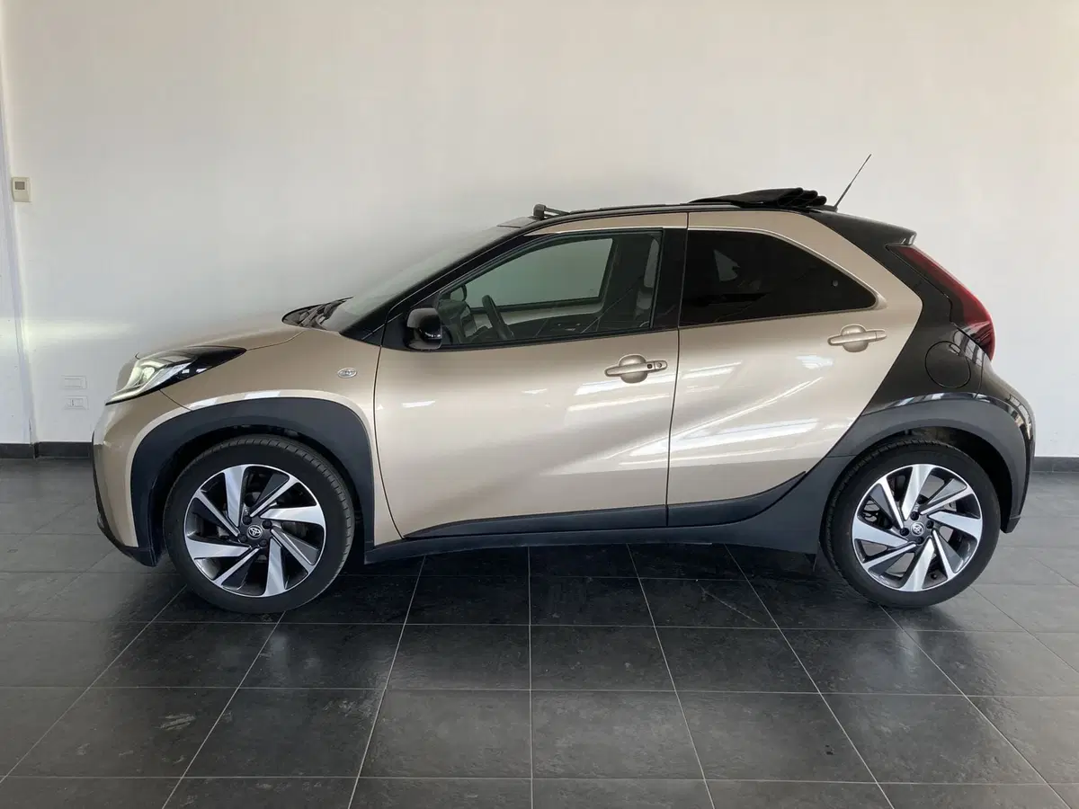 Toyota Aygo X usata a Foggia (5)