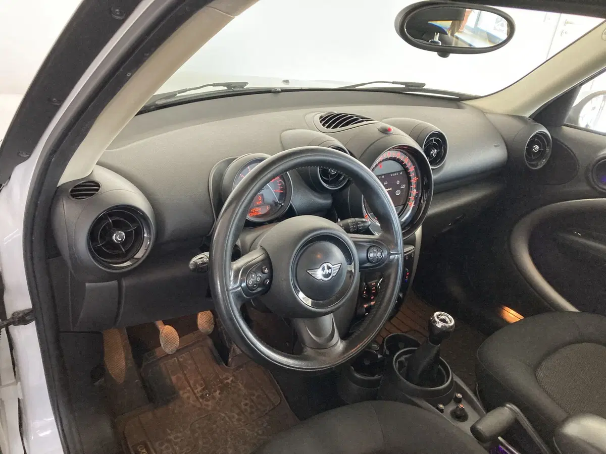 MINI Mini Countryman usata a Foggia (11)