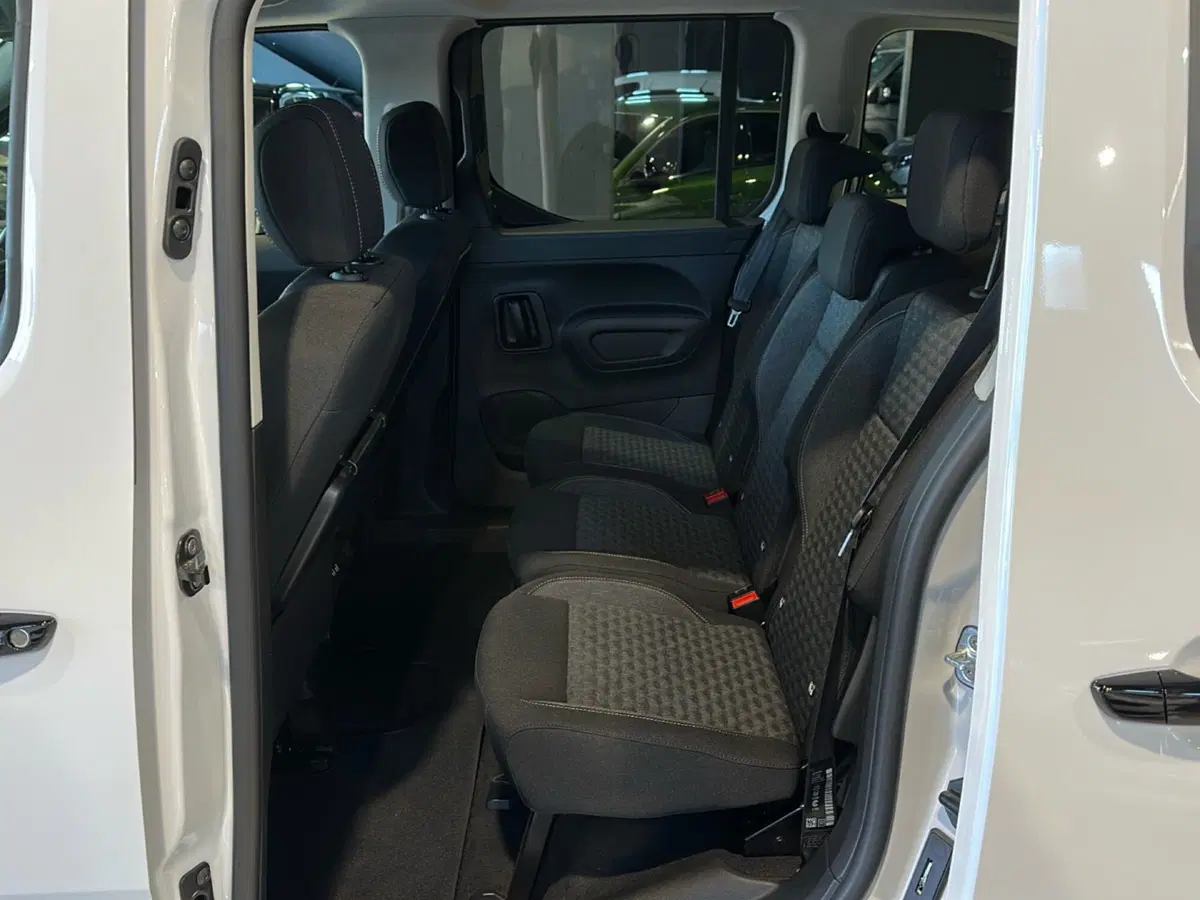 Peugeot Rifter nuova a Vicenza (17)