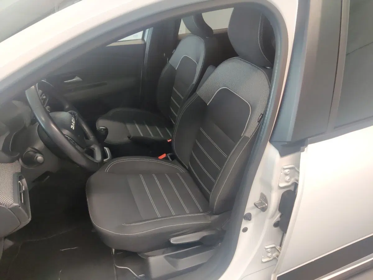 Dacia Jogger usata a Arezzo (13)