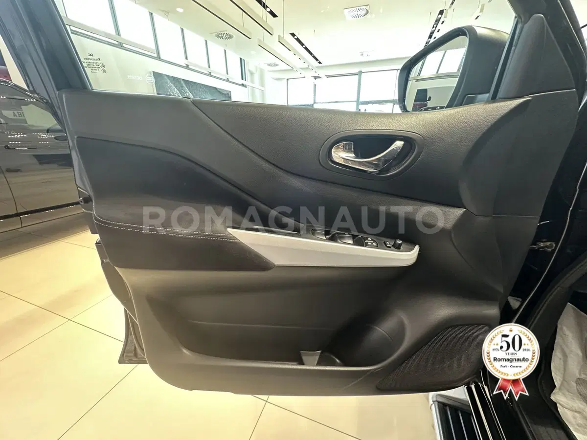 Nissan Navara usata a Forlì-Cesena (15)