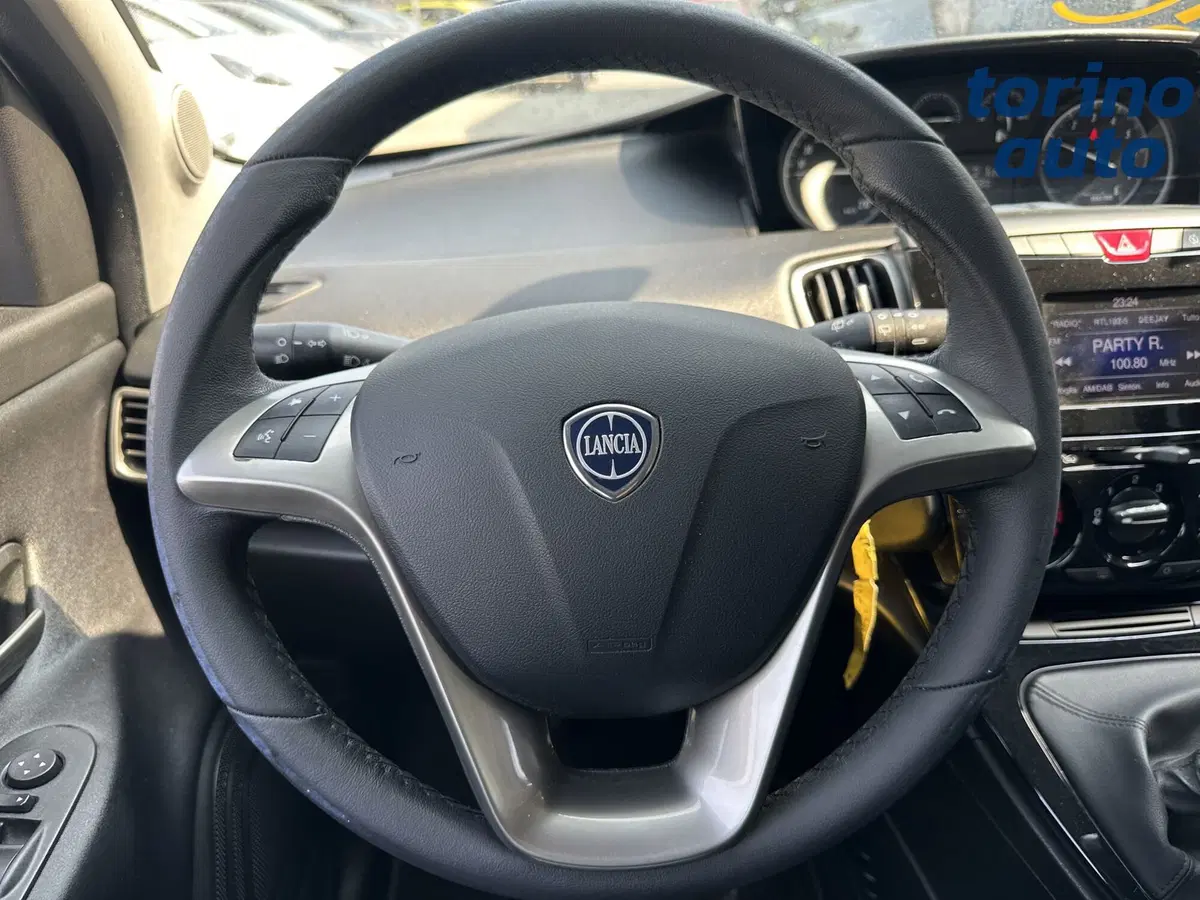 Lancia Ypsilon usata a Torino (14)
