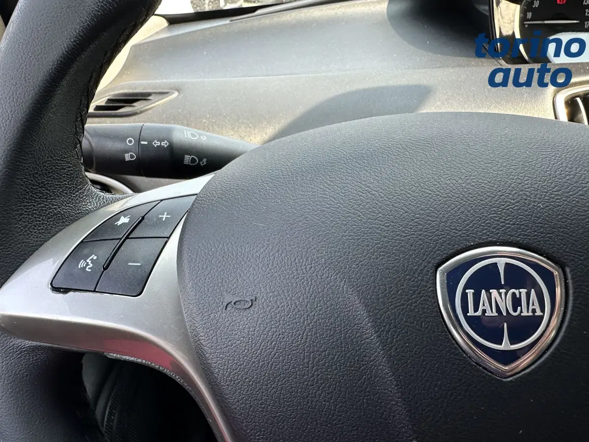 Lancia Ypsilon usata a Torino (15)