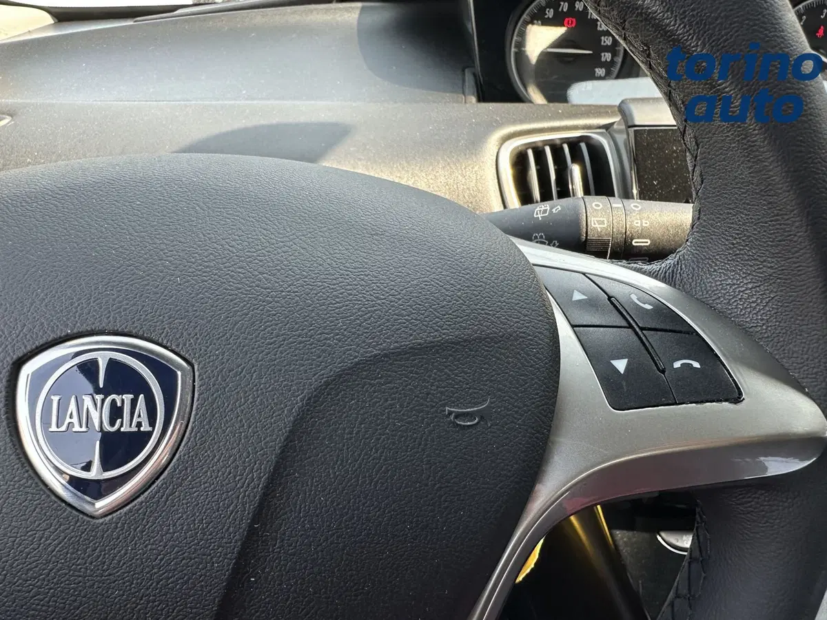 Lancia Ypsilon usata a Torino (16)