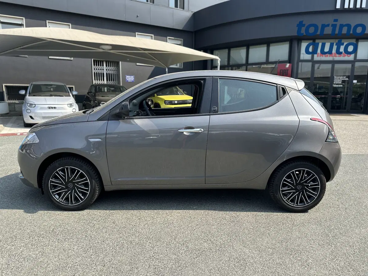 Lancia Ypsilon usata a Torino (4)