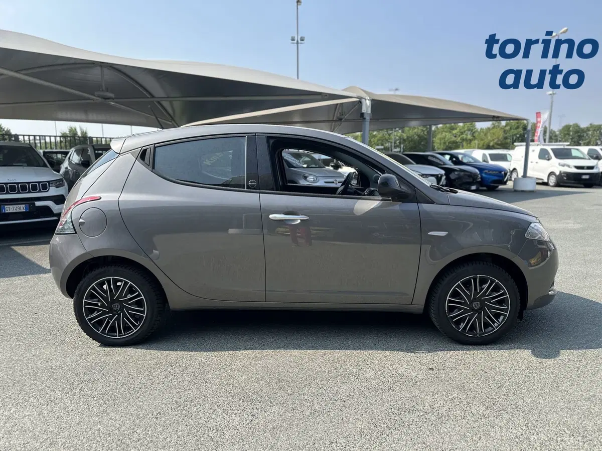 Lancia Ypsilon usata a Torino (8)