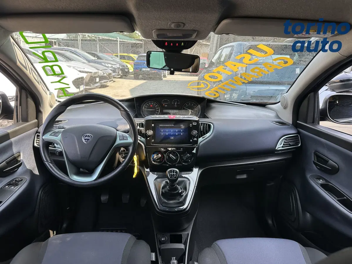 Lancia Ypsilon usata a Torino (12)