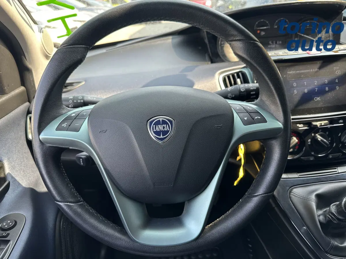 Lancia Ypsilon usata a Torino (15)