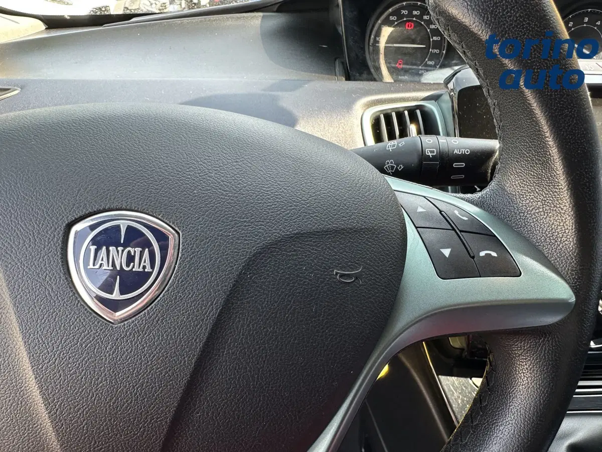 Lancia Ypsilon usata a Torino (17)