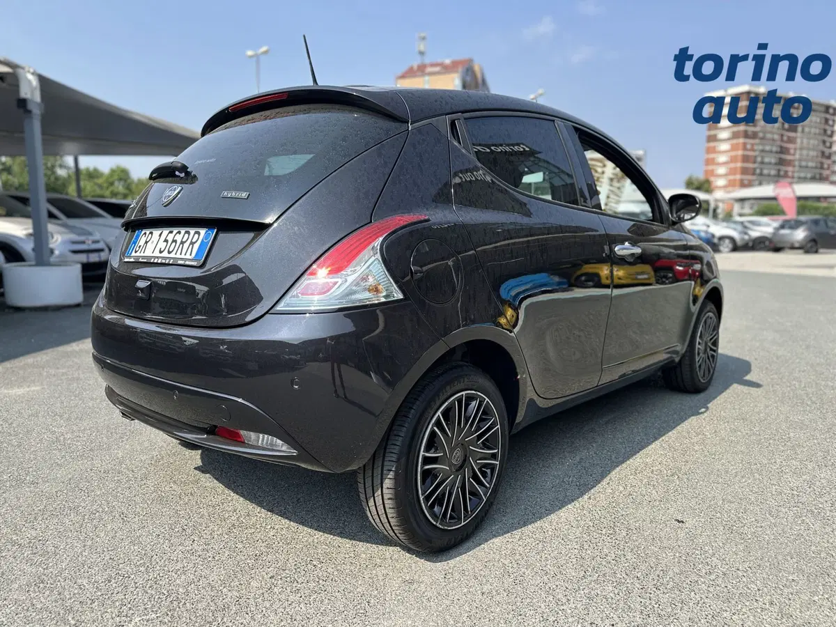 Lancia Ypsilon usata a Torino (7)