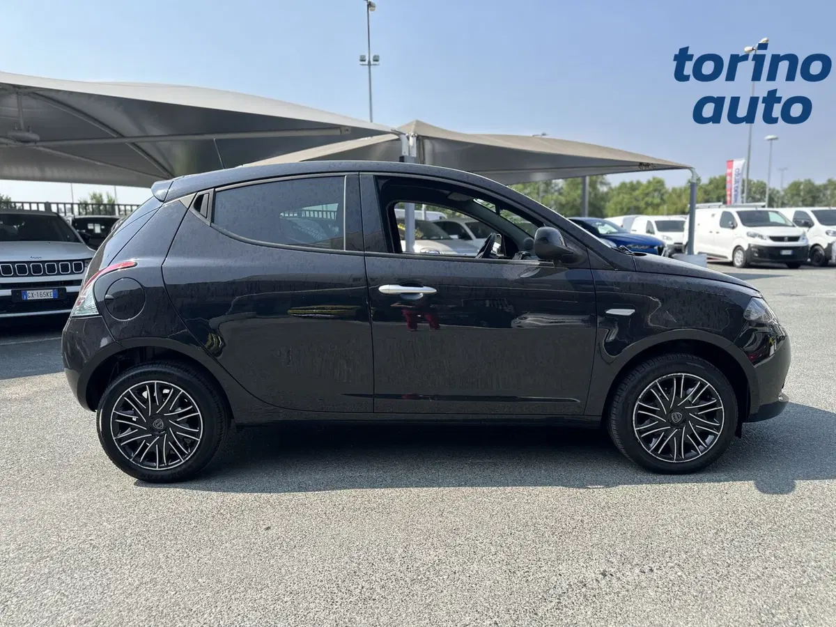 Lancia Ypsilon usata a Torino (8)