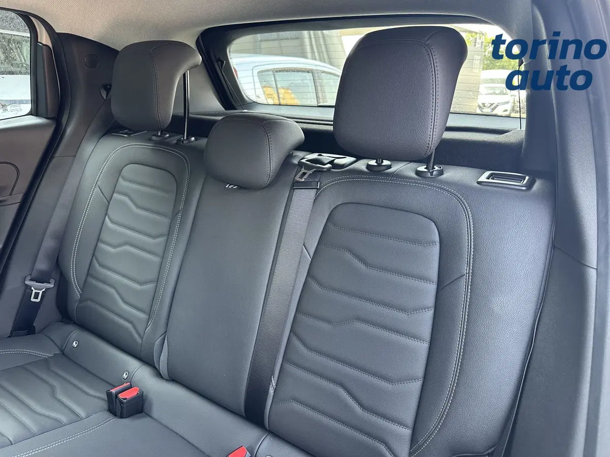 Jeep Avenger nuova a Torino (11)