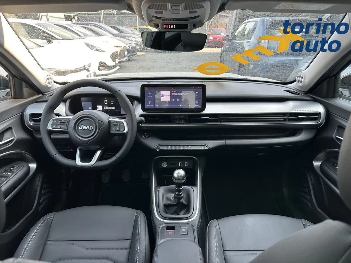 Jeep Avenger nuova a Torino (15)