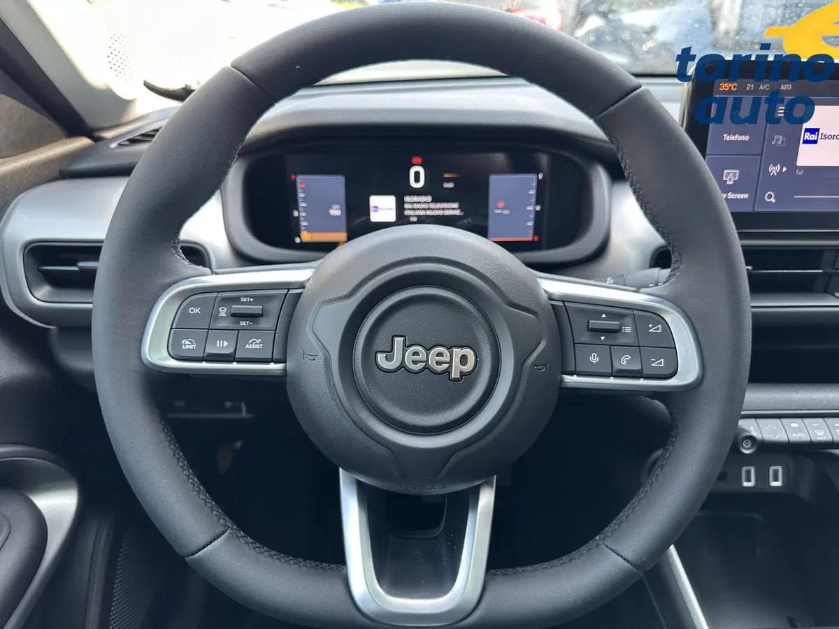 Jeep Avenger nuova a Torino (18)