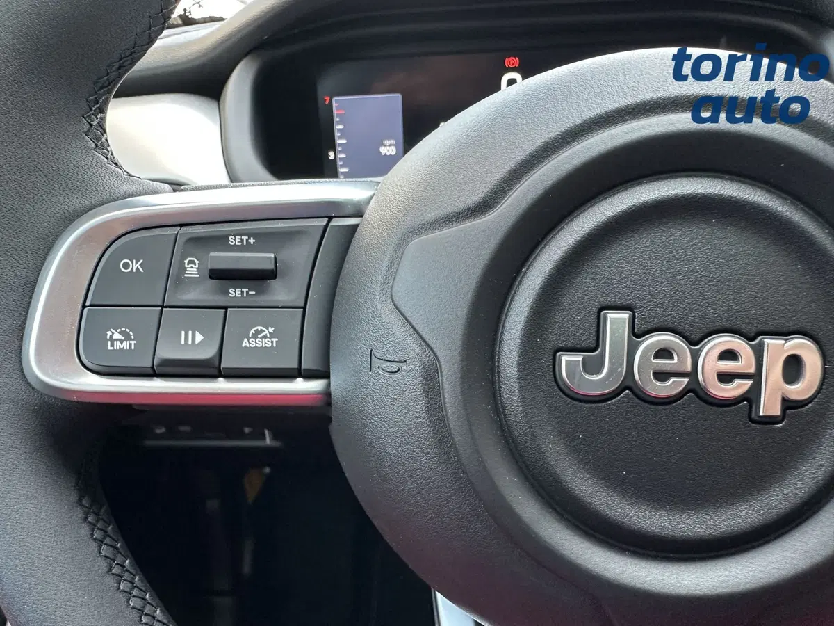 Jeep Avenger nuova a Torino (19)