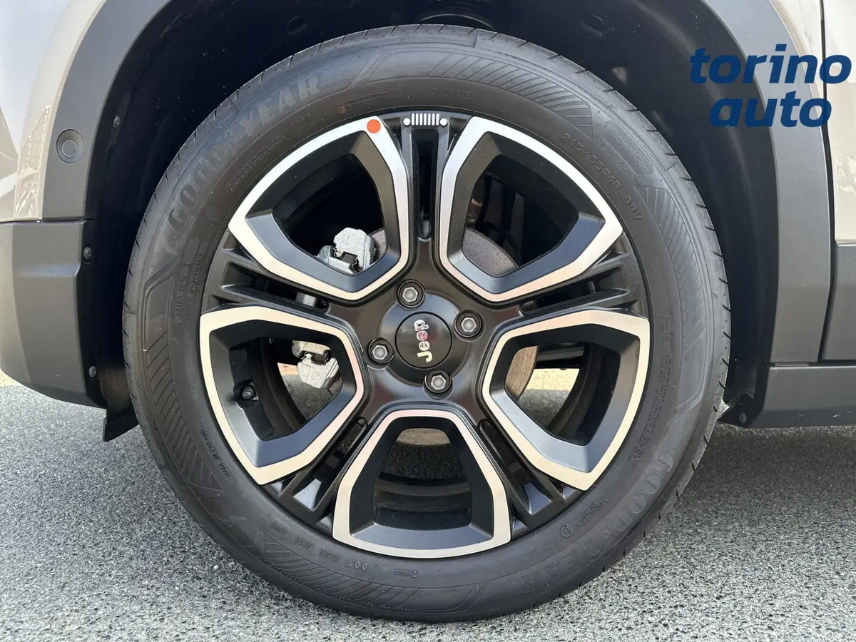 Jeep Avenger nuova a Torino (9)