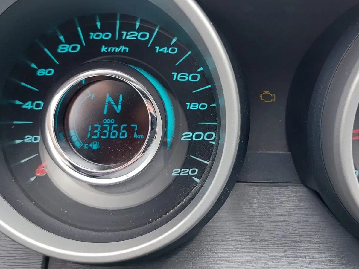 Mahindra XUV500 usata a Pavia (12)