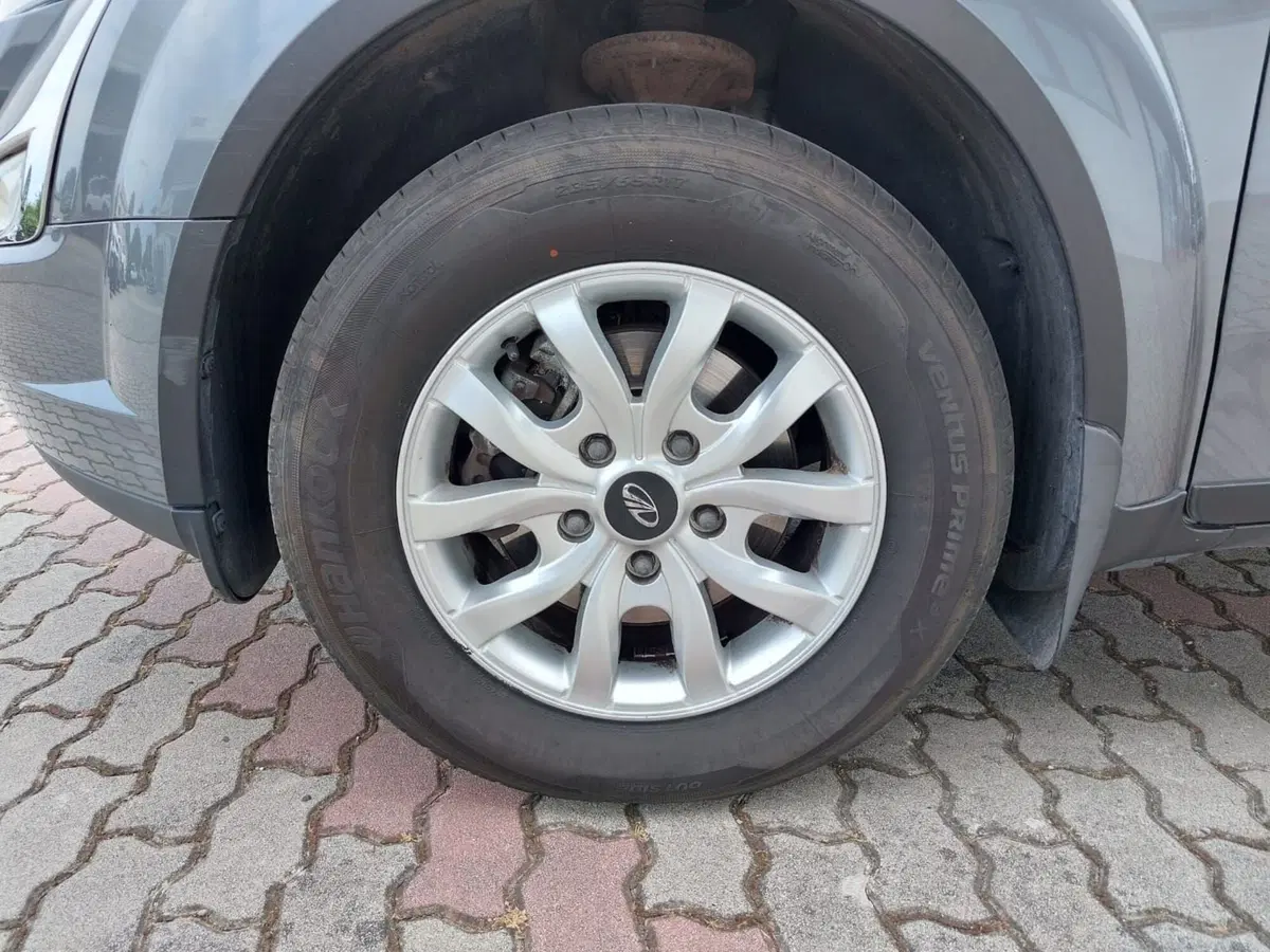Mahindra XUV500 usata a Pavia (14)