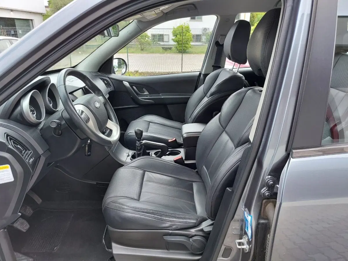 Mahindra XUV500 usata a Pavia (3)
