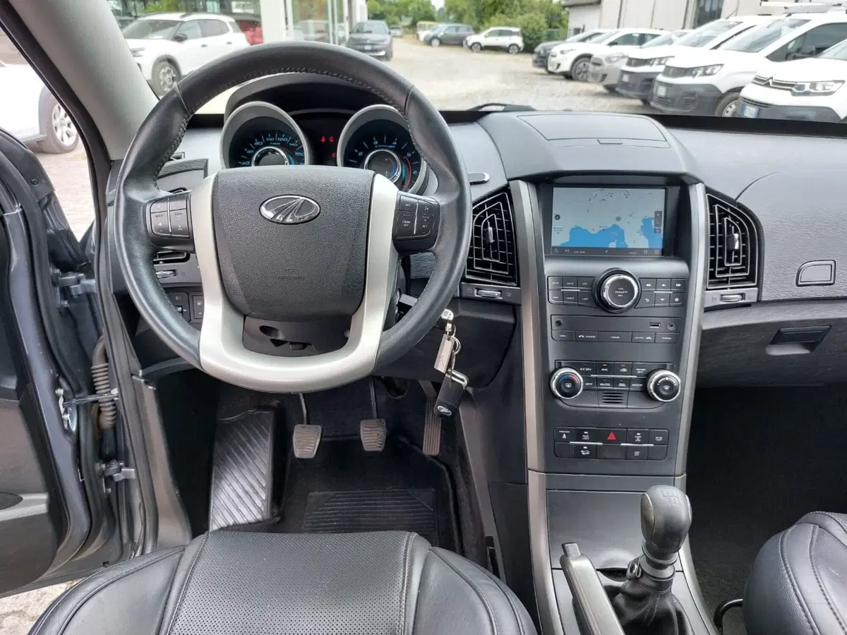Mahindra XUV500 usata a Pavia (8)
