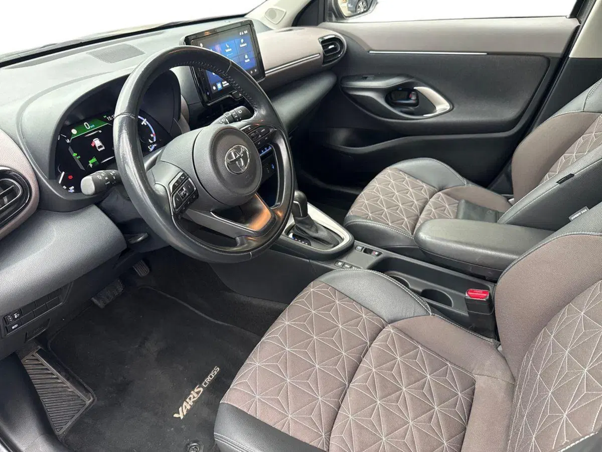 Toyota Yaris Cross usata a Reggio Calabria (7)