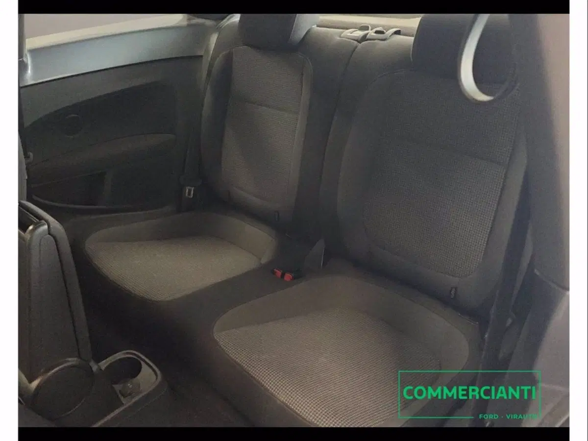 Volkswagen Maggiolino Cabrio usata a Catania (11)
