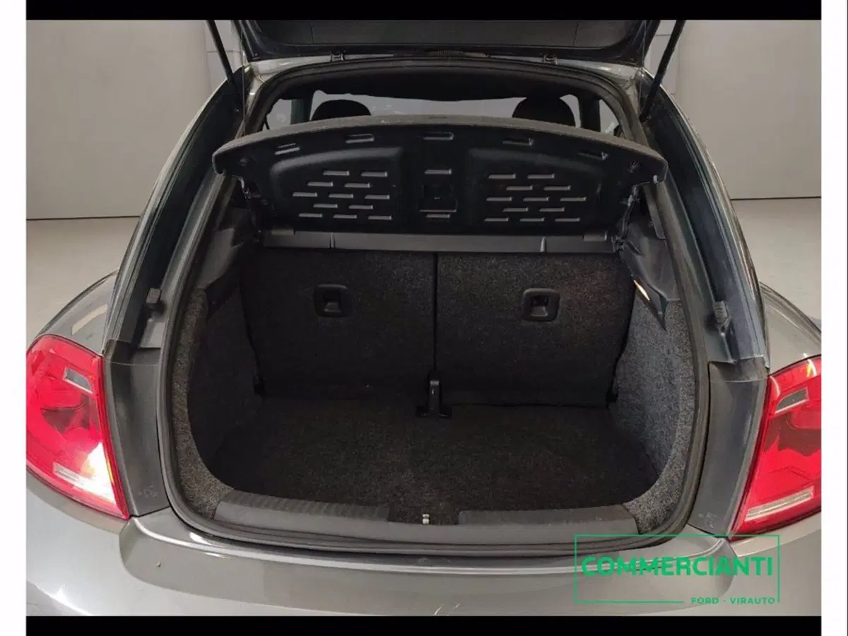 Volkswagen Maggiolino Cabrio usata a Catania (12)