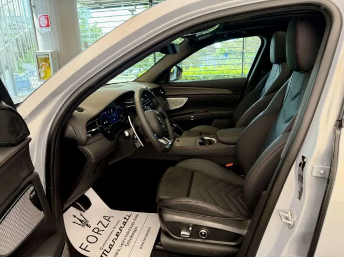 Maserati Grecale nuova a Torino (10)