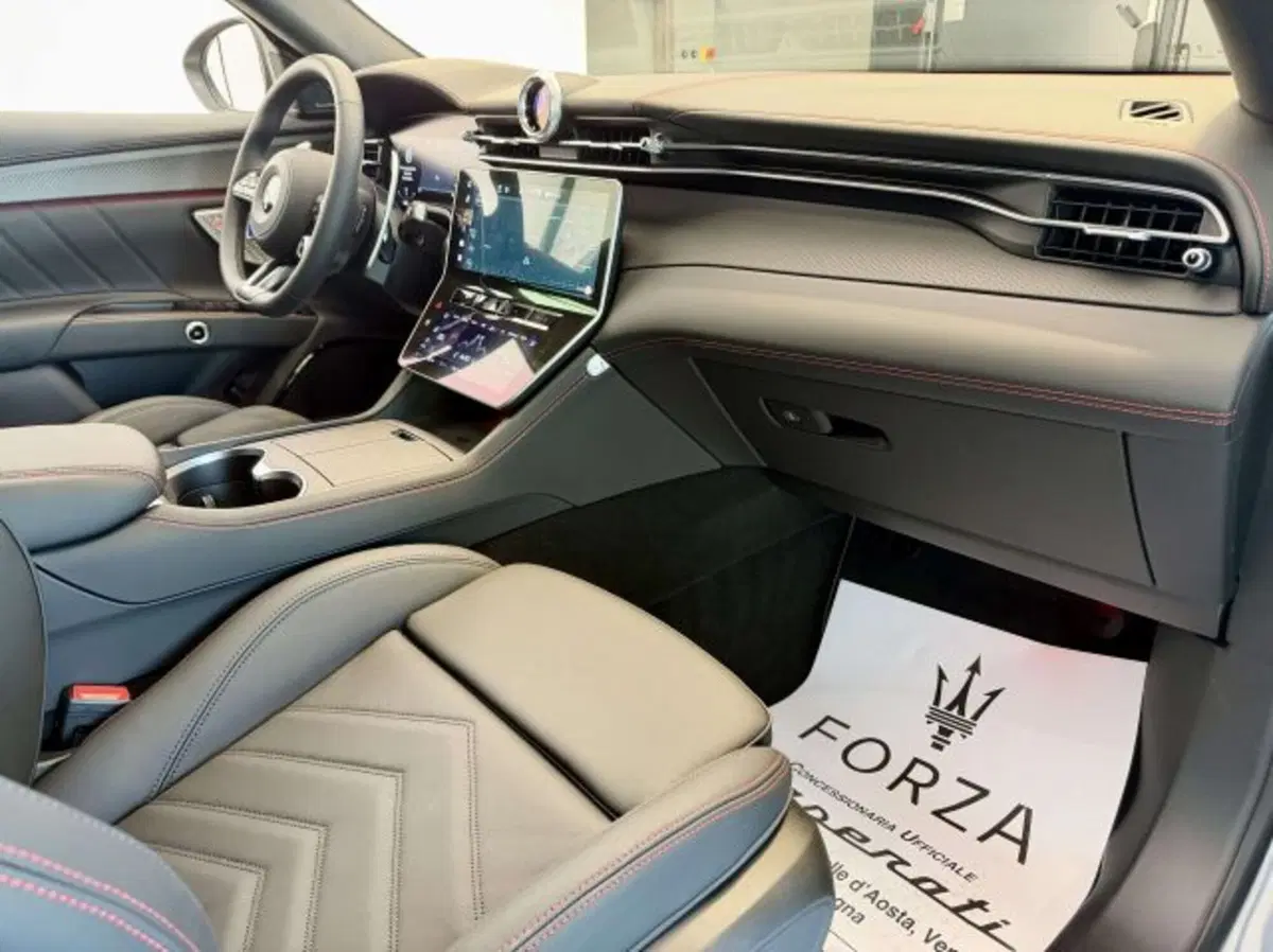 Maserati Grecale nuova a Torino (13)