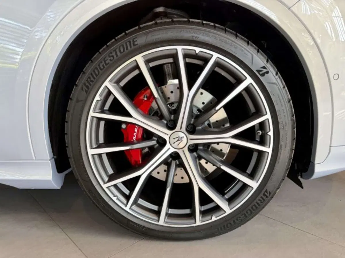 Maserati Grecale nuova a Torino (4)