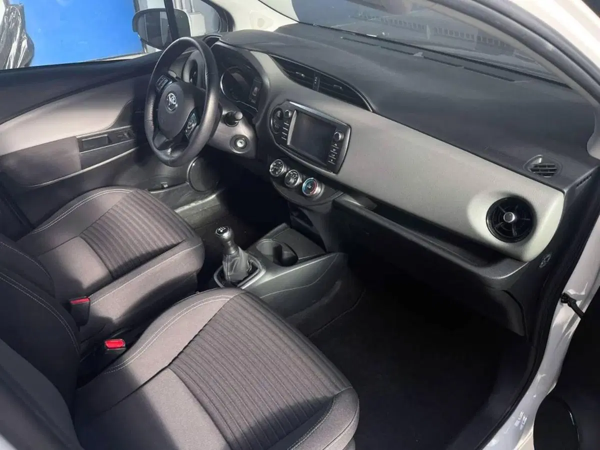 Toyota Yaris usata a Torino (11)