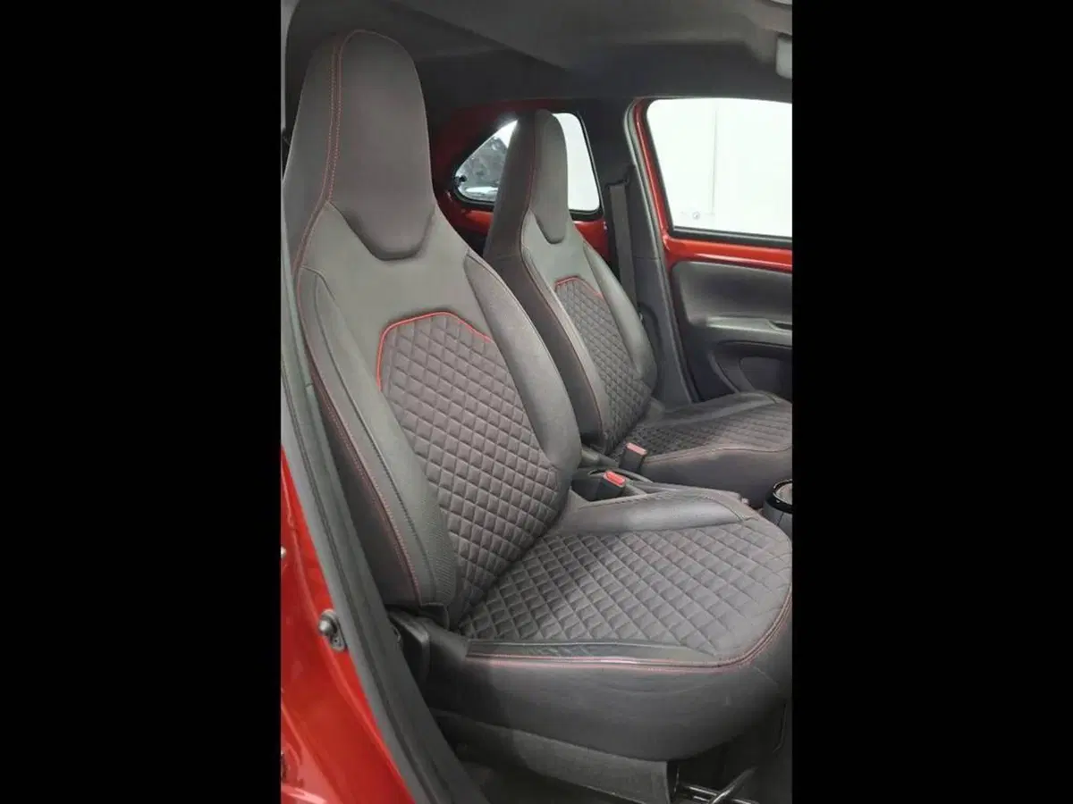 Toyota Aygo X usata a Torino (12)