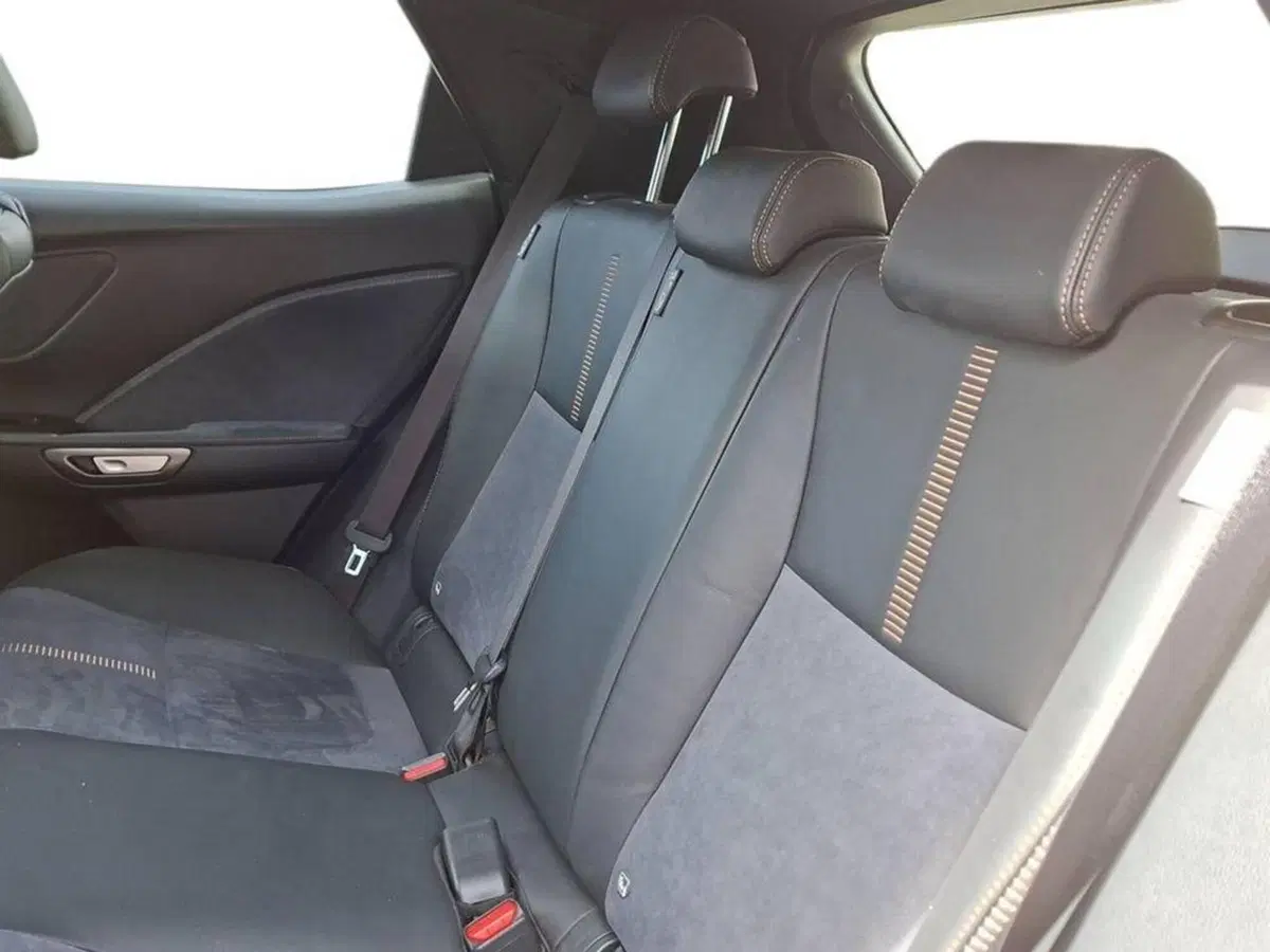 Lexus LBX usata a Torino (12)