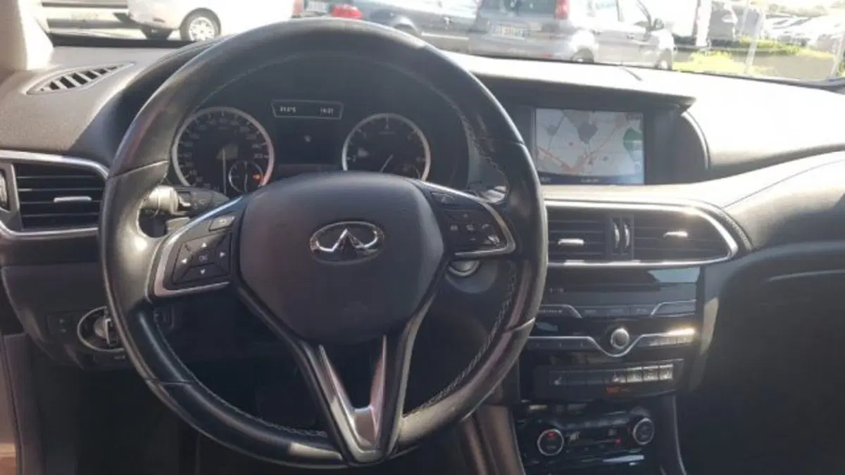 Infiniti QX30 usata a Lucca (7)