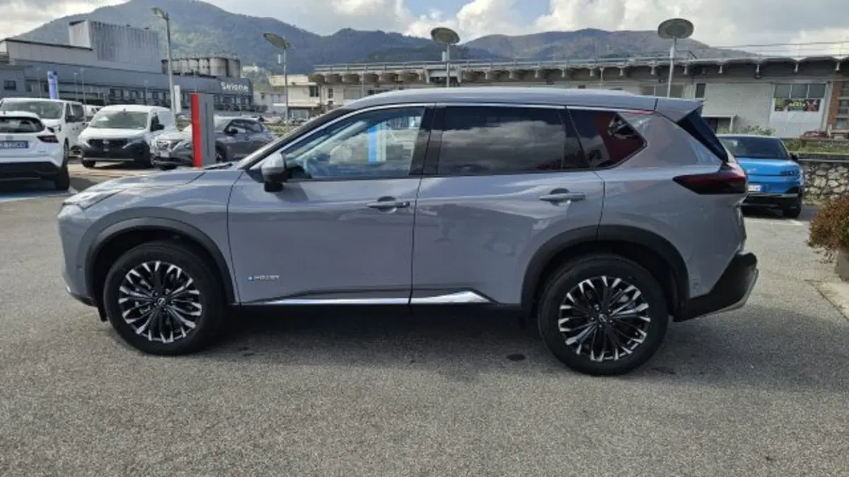 Nissan X-Trail nuova a Lucca (7)